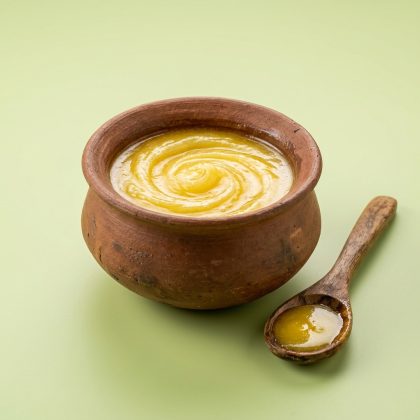 লাল গমের পাথর ভাঙা পূর্ণ শস্য আটা